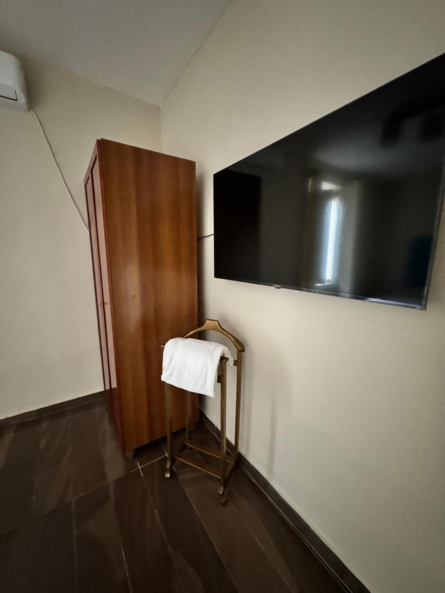Room Station Giulia Neapel Exterior foto
